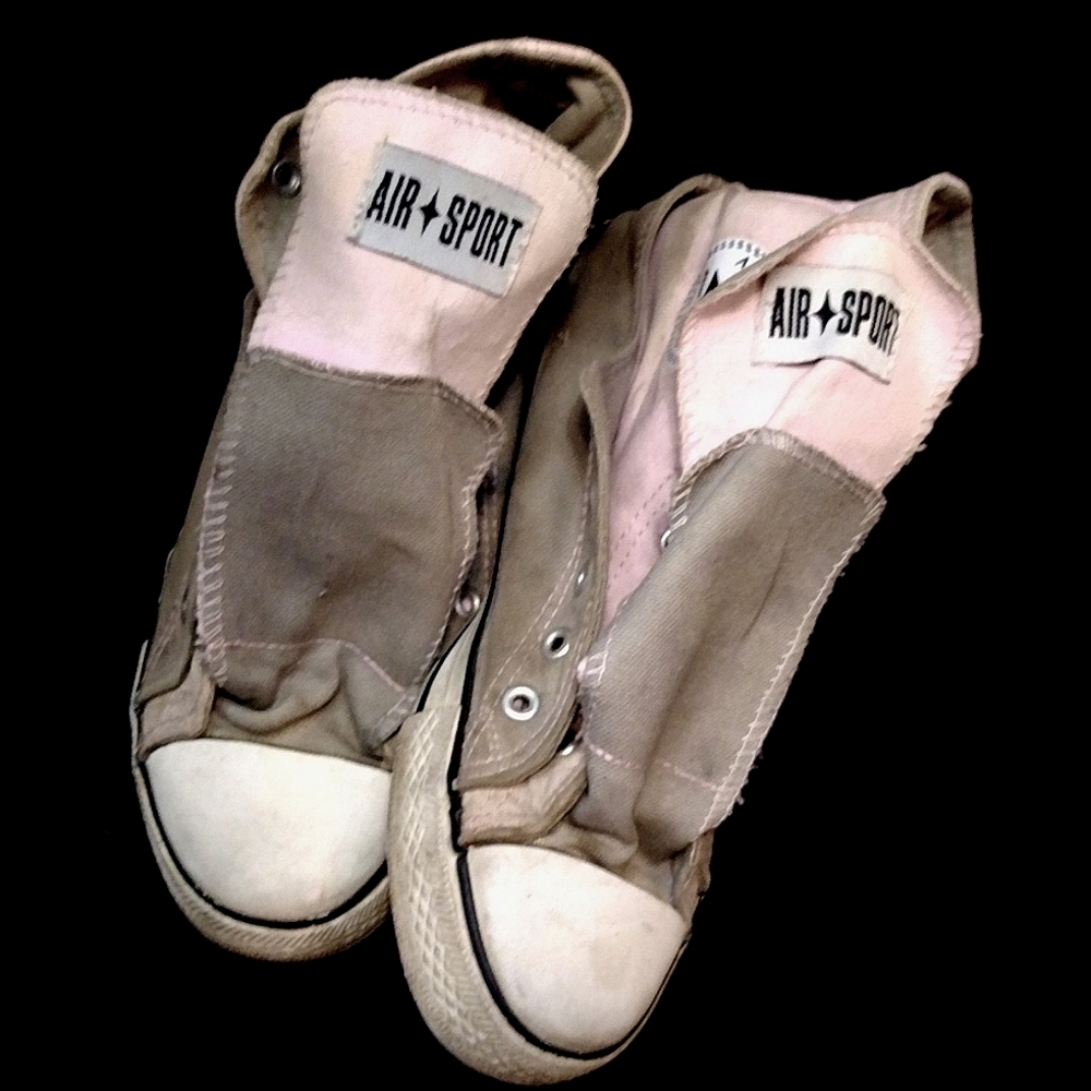 WOMEN'S Converse Size 6